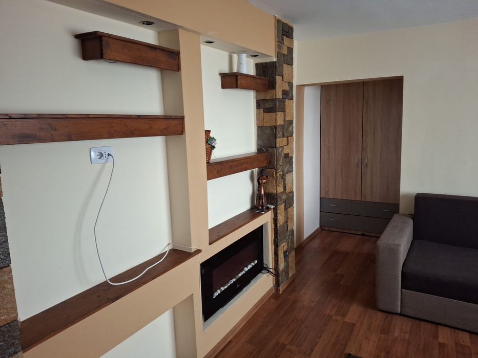 Inchirez garsoniera, zona Favorit