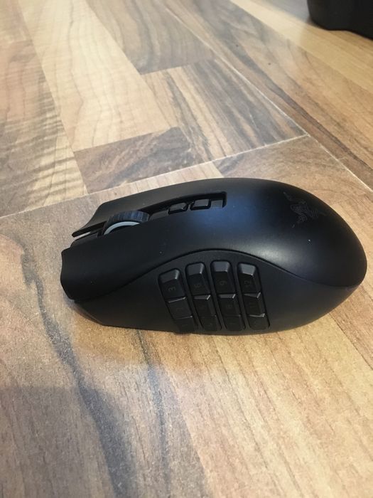 Razer Naga Pro Wireless – mouse gaming premium