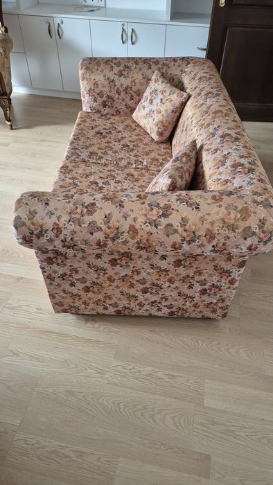 Канапе и две кресла