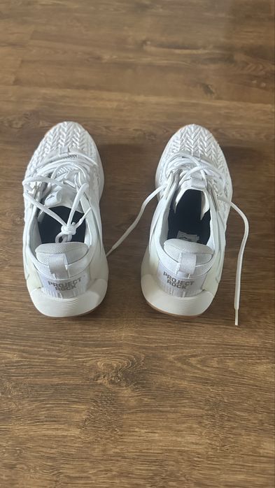 Продаются кроссовки оригинал