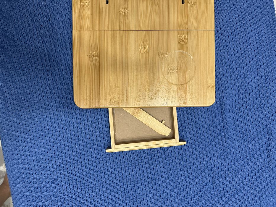 Столик для ноутбука