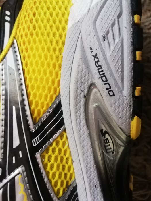 Нови и оригинални маратонки Asics номер 47