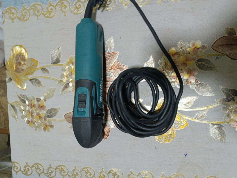 Продается реноватор Makita TM3000C