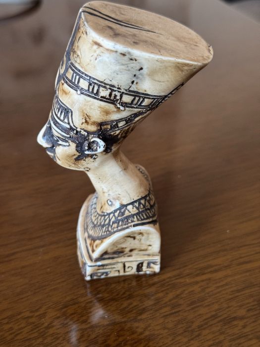 Сувенирные статуэтки  ручной работы