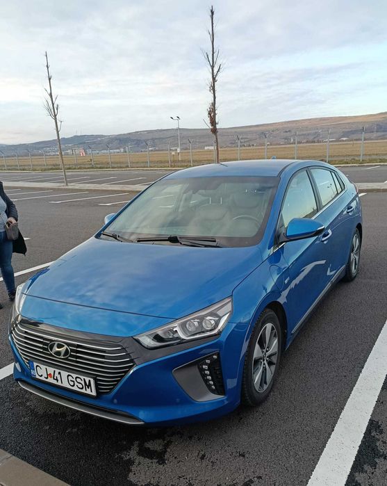 Inchiriez auto Hyundai Ioniq Hybrid Plug-in, automat, interes personal