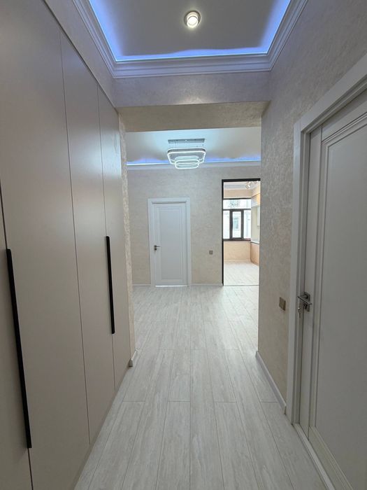 Юнусабад 11 квартал. Продается квартира 2/4/10