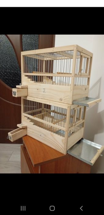 Colivii canari de lemn