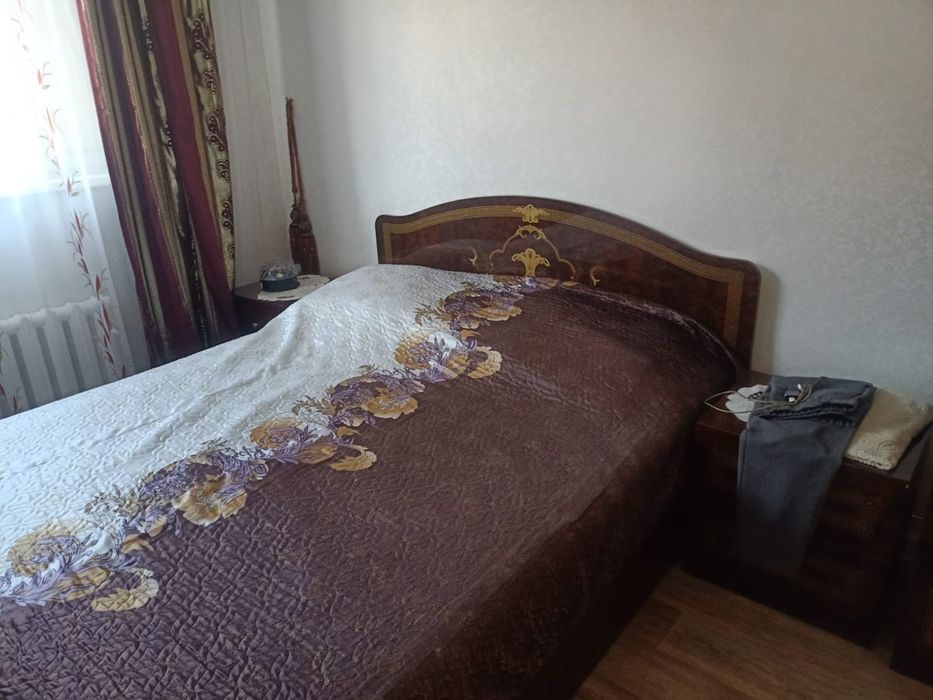 Продам спальный гарнитур