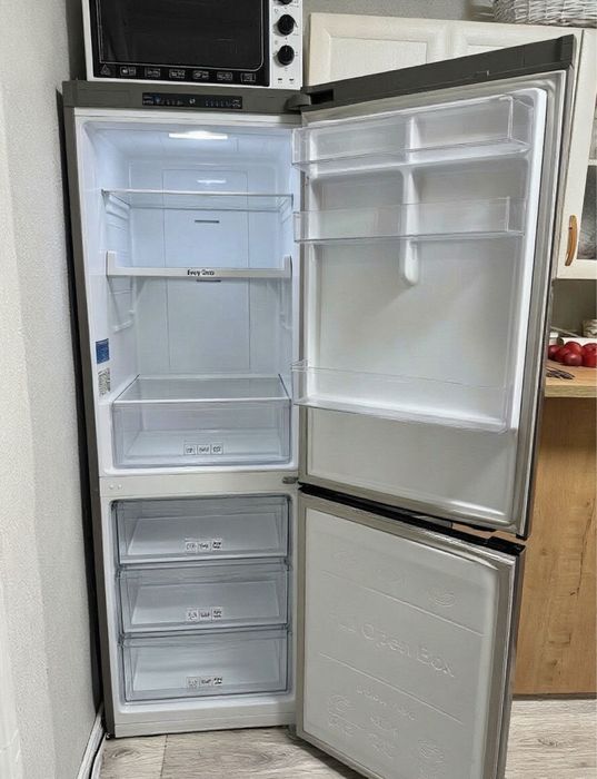 Холодильник б/у в хорошем состоянии