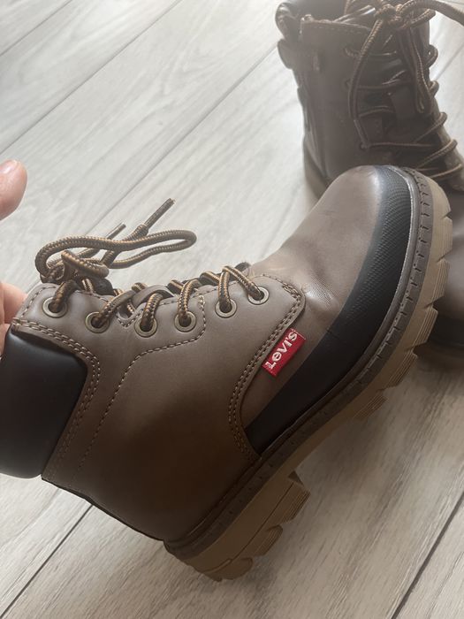 Ghetute Levis, nr 30, 130 lei, 20,5cm