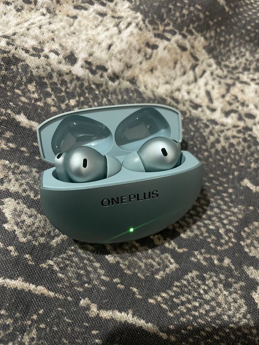 Обменяю на Airpods 4 без ANC