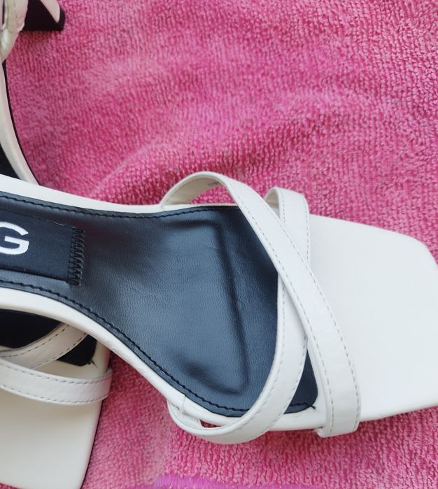 Сандали MNG бели