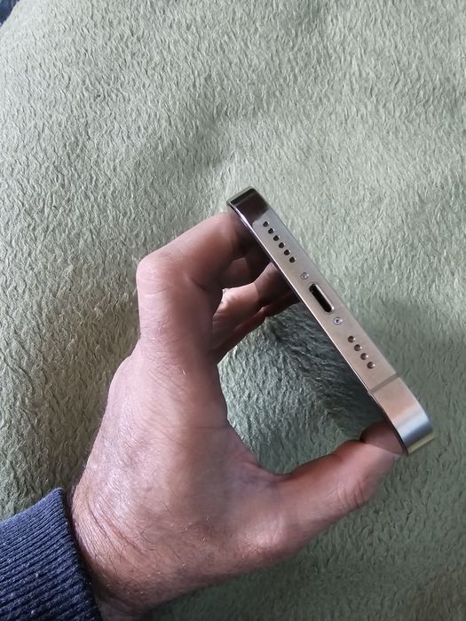 Vând iphone 13 pro max Gold