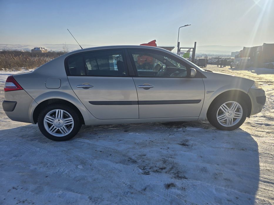 Renault Megane 2 Sedan 1.6   113 CP 2008. benzina.  AC funcțional