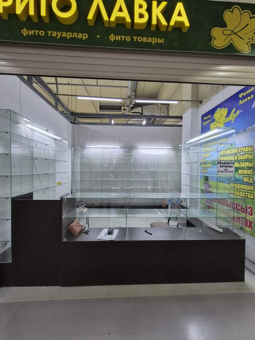 Продаю Витрина стекло