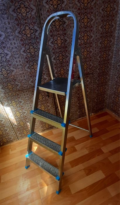 Стремянка 3 ступени и площадка