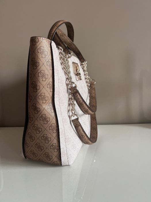 Дамска чанта Guess