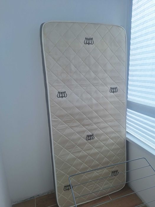 Продам матрасы б.у. 90/190