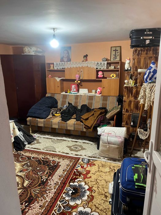 Vand casa p+1 Prundeni,Dragasani ,Valcea-La strada principala peste drum de primaria Prundeni