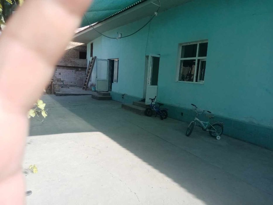 Расположение: В пригороде, Вдоль трассы