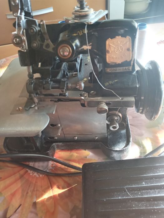 Продам оверлог промышленный