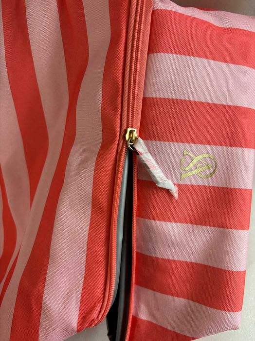 Victoria’s Secret Beach Cooler – раница-хладилна чанта 2 в 1