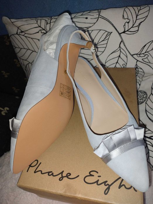 Маркови,Официални,Чисто нови сатен 39.5 номер и велур 39 номер