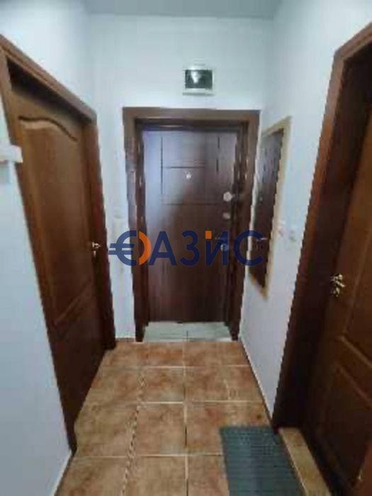 Продава се Тристаен апартамент в к.к. Слънчев бряг - 65 кв.м за 1370 €/кв.м - Снимка #3