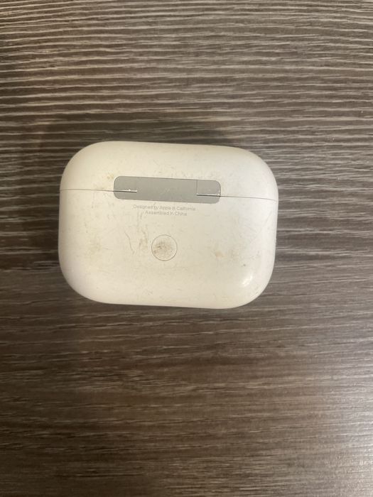 Продам Airpods pro без левого наушника