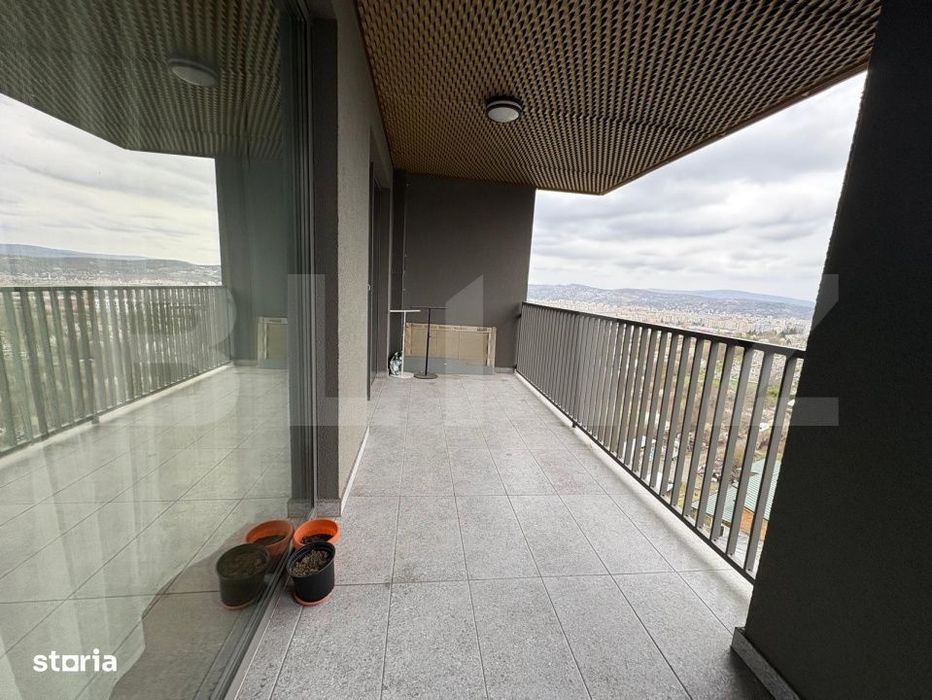 Apartament 3 camere, modern, parcare, zona Frunzisului