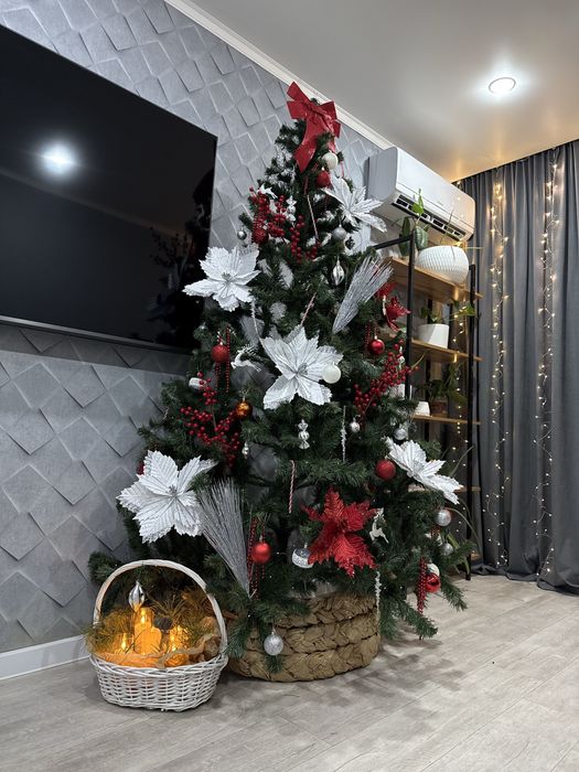 Продам Елку 200-210