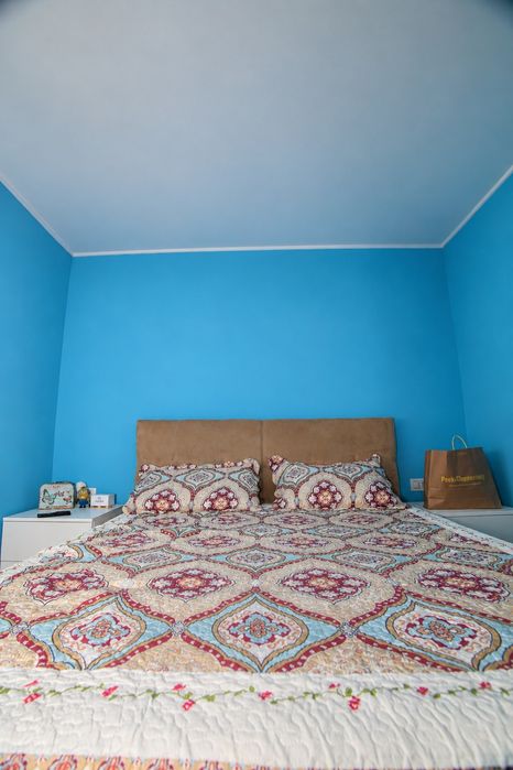 Vand apartament complet renovat, mobilat si utilat, 3 camere, decomandat, 2 bai, etajul 2, proprietar