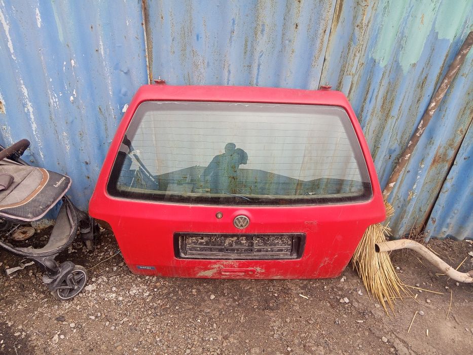 Крышка багажника гольф 3