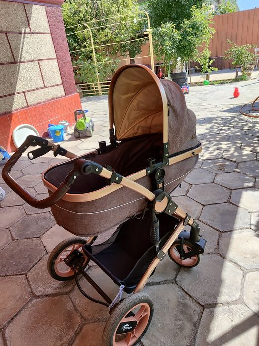 Детская коляска для новорождённых