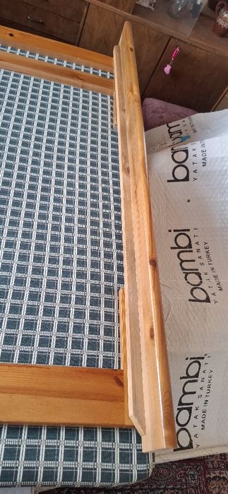 Спалня от естествено масивно дърво