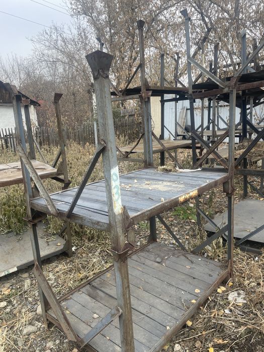 Продам металлические стелажи