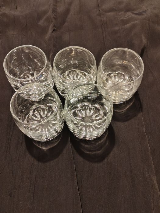 Три комплекта чаши