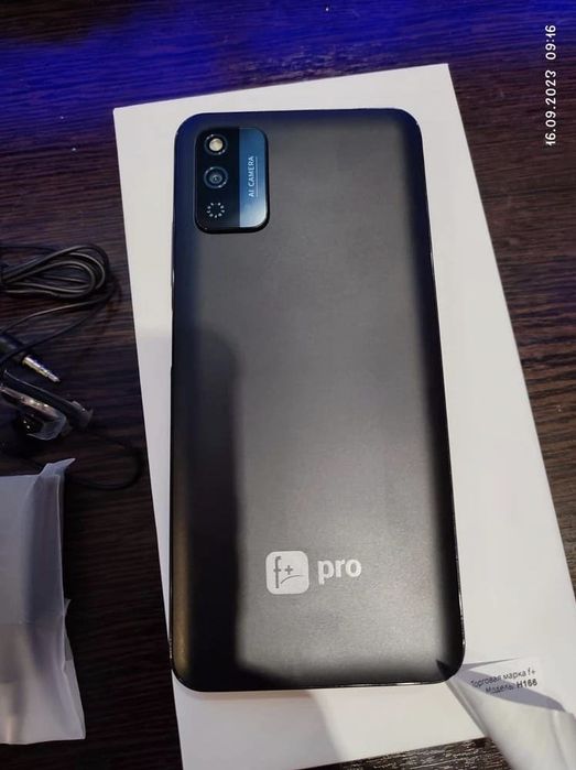 Смартфон F+ Pro.