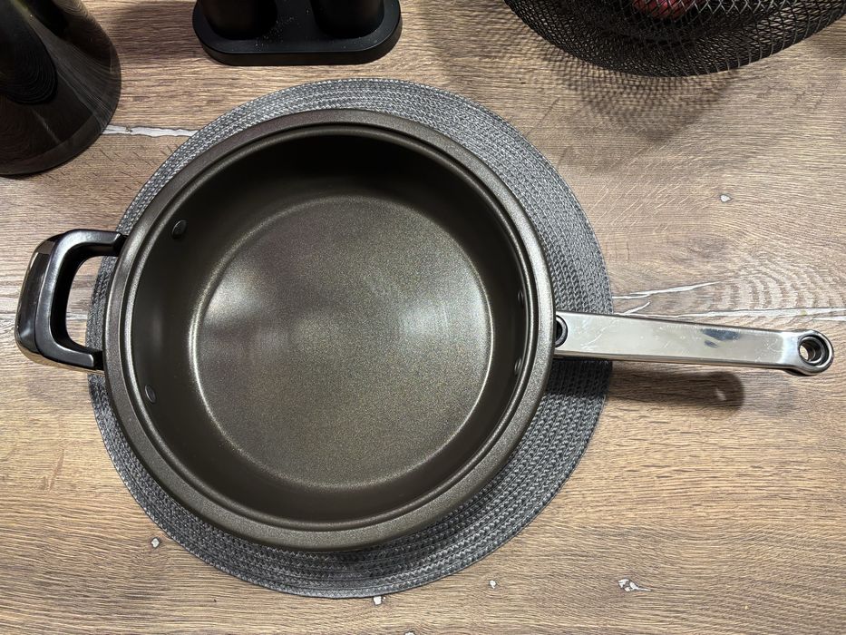 Tigaie inox cu strat antiaderent