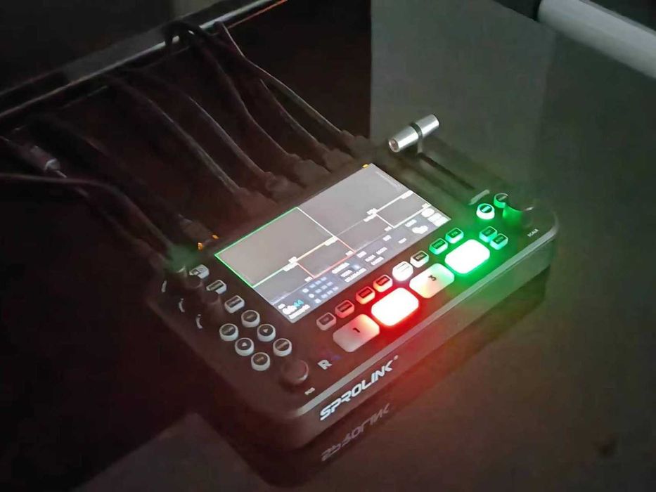 Видео микшер SPROLINK Neolive r2plus с дисплеем новый