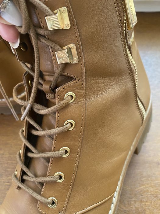Продам ботинки Michael Kors