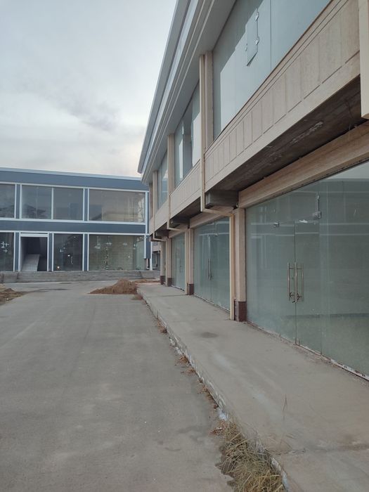 Срочно продам 2 этажный магазин Бухара сити в дол дороге.