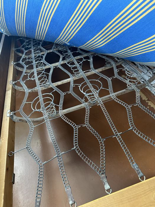 Кровать в хорошем состоянии