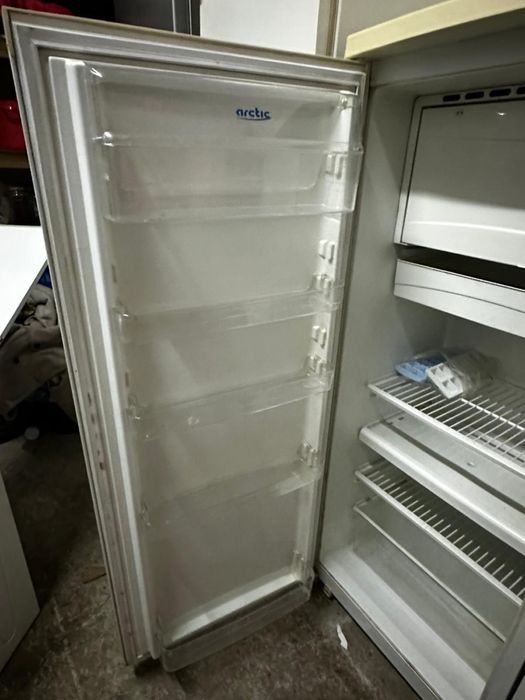 Vand mobila de bucatarie