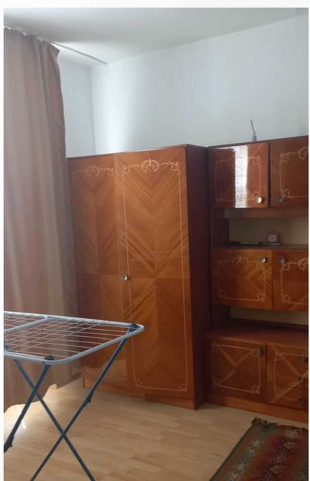 Vând apartament 4 camere 2 băi bucatarie