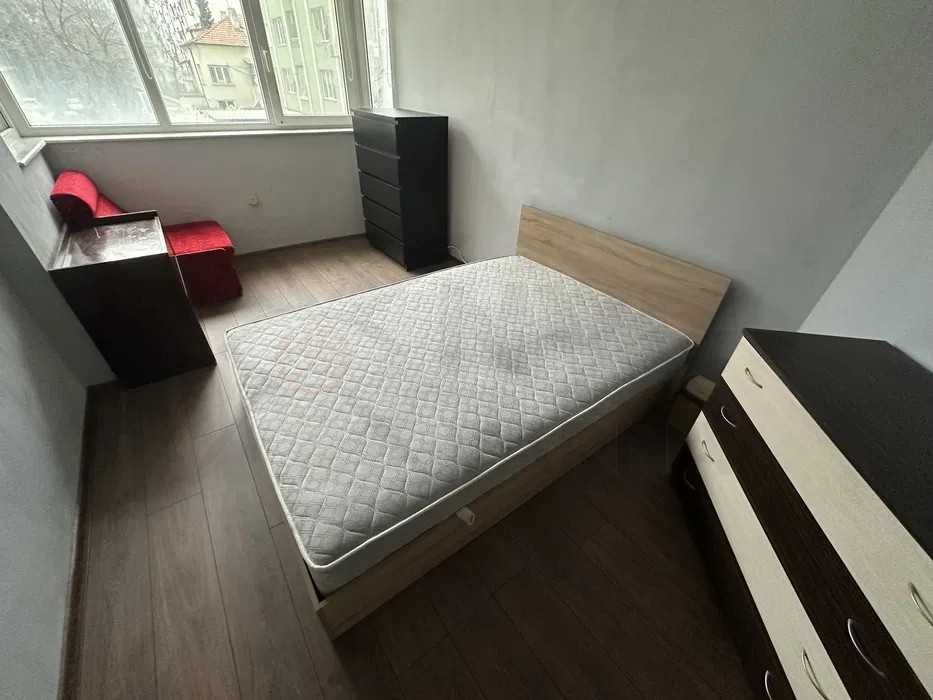 Дава се под наем Двустаен апартамент в Варна, Център - 40 кв.м за 398.82 € - Снимка #2