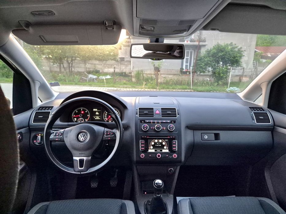 VOLKSWAGEN Touran 2013 — imagine 5