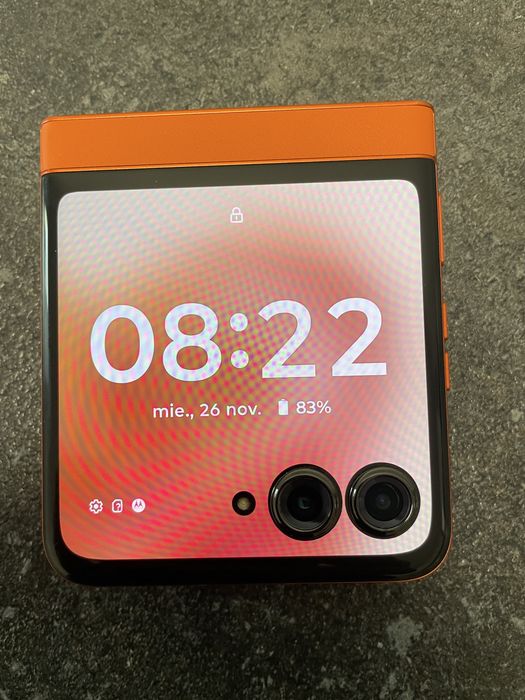 Motorola Razr 50 ca nou