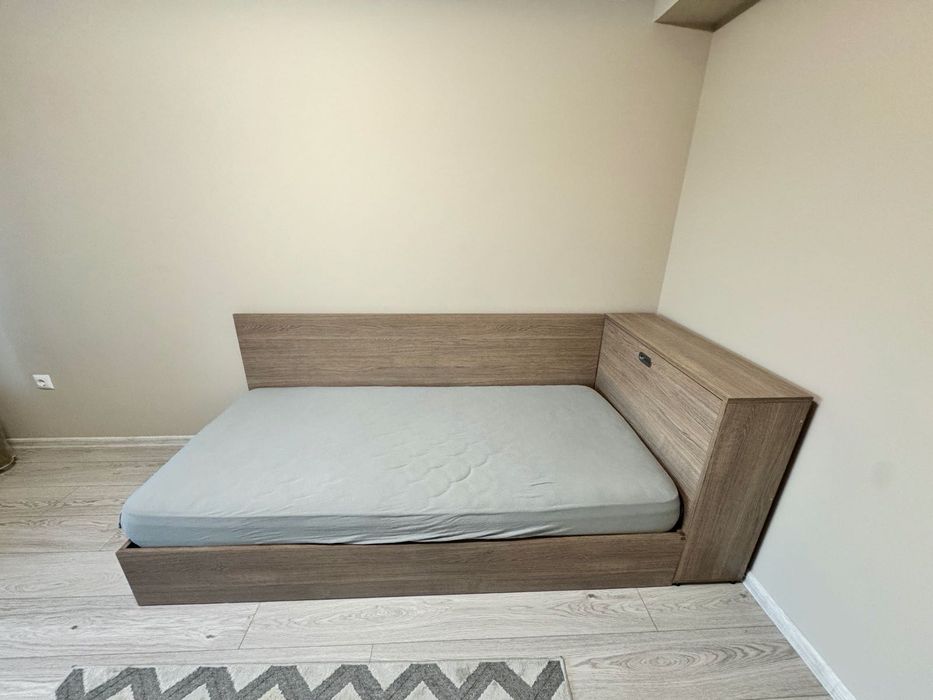 Обзавеждане за детска стая - легло с ракла и матрак, гардероб, бюро