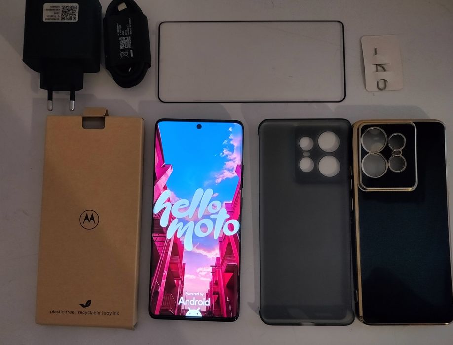 Motorola Edge 50 Pro,5G Negru,12 GB +4GB cu 512 GB,Nou.